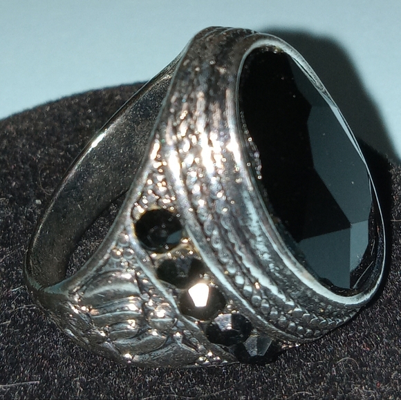 New Silver Plated Round Black glass Ring Size 7 - Picture 4 of 5